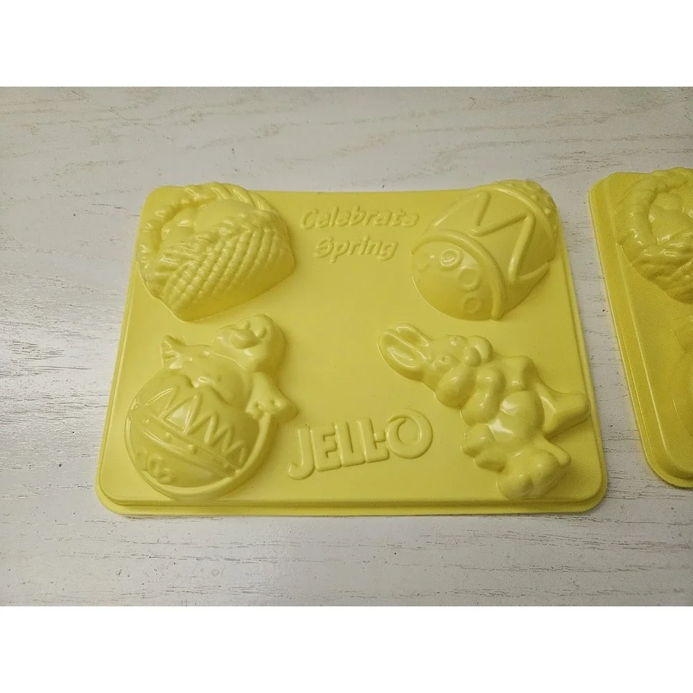 lot 2 Jello Celebrate Spring Shapes Molds Bunny Baby Chick Egg Basket designs‎